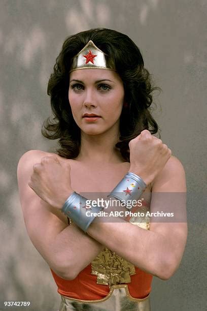 wonder woman bilder|7,078 Wonder Woman Images Stock Photos & High。